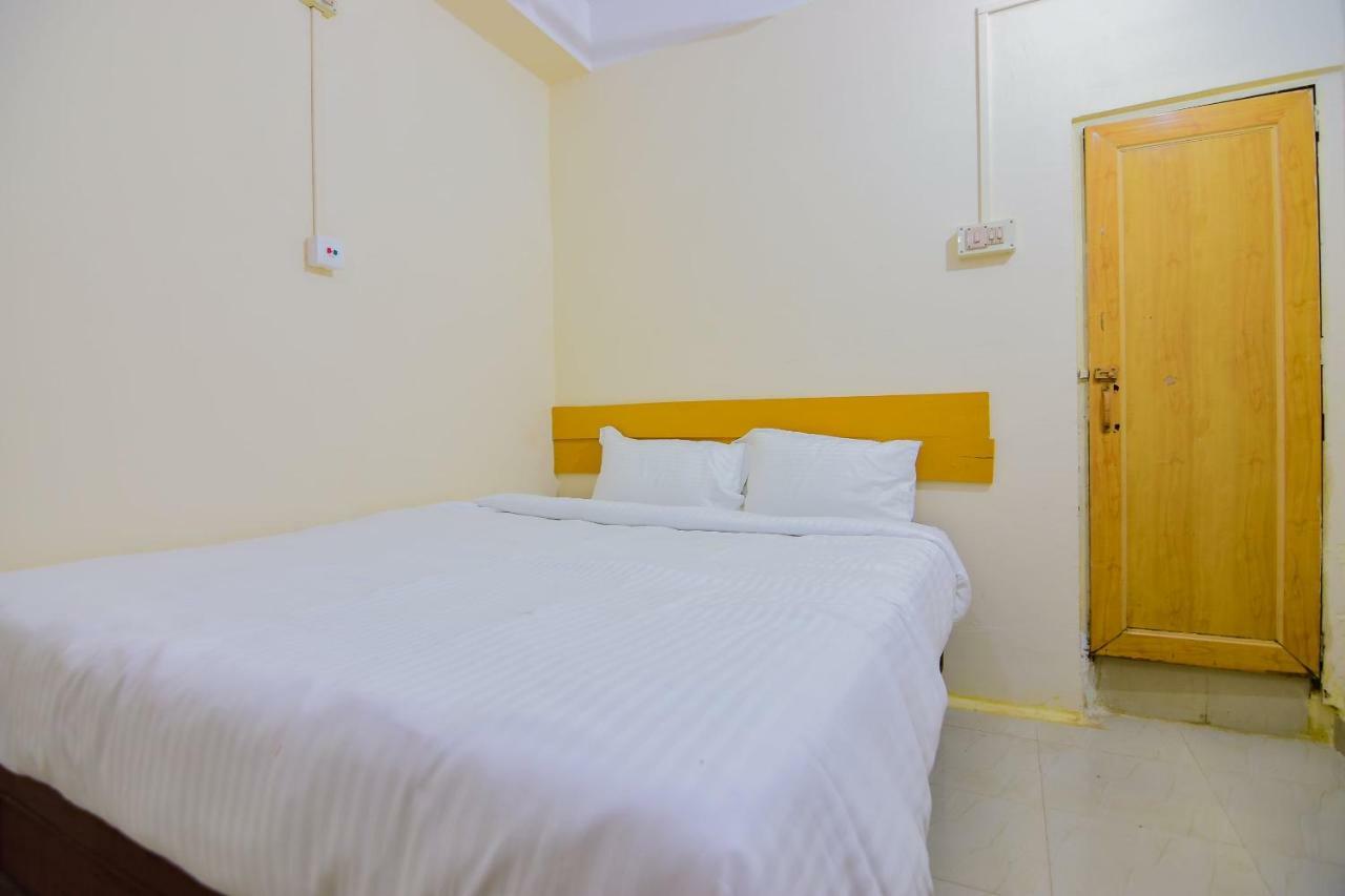 Spot On 30735 Dreamland Guest House Dispur Bagian luar foto